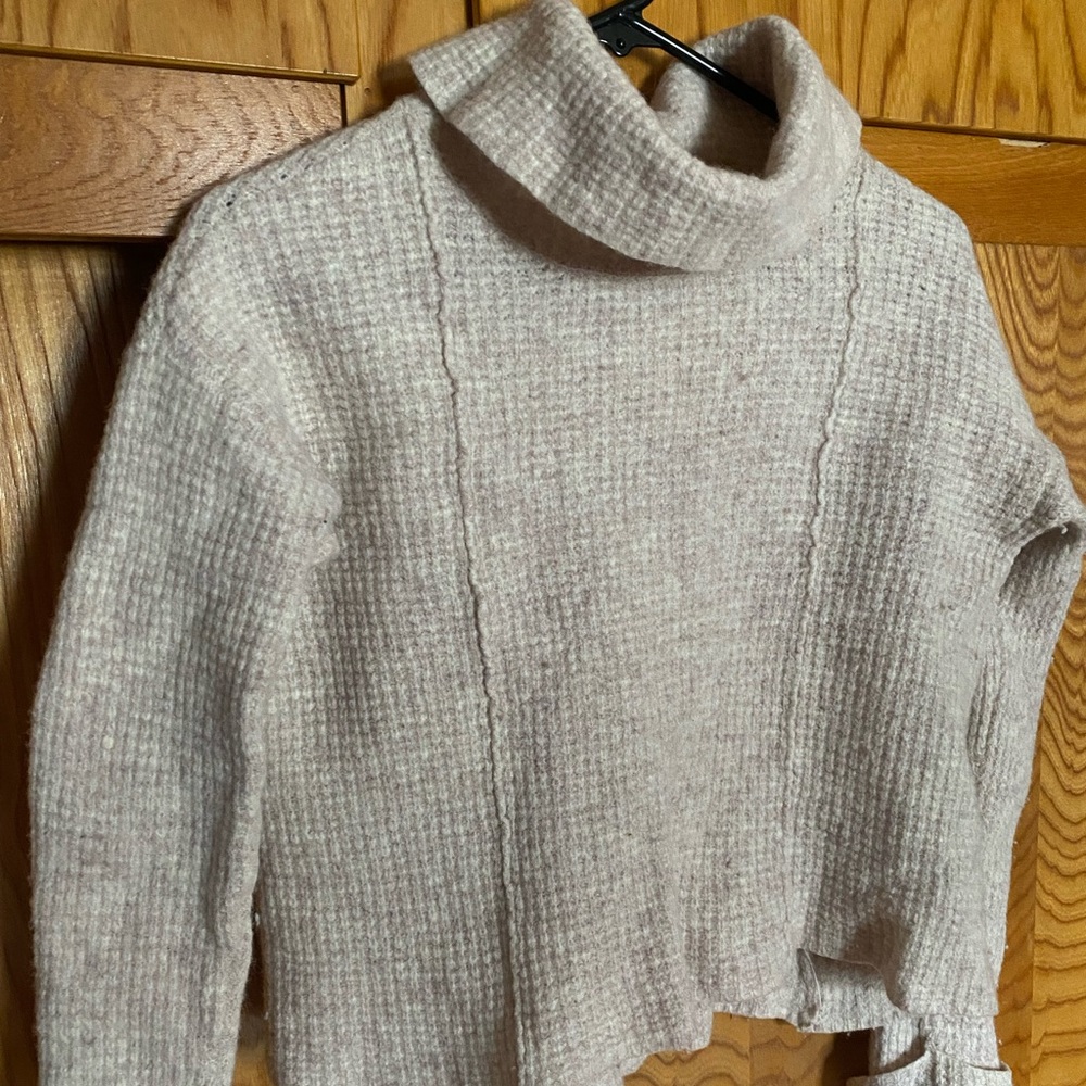 Free people Cowel Meck Sweter. Semi Cropped.